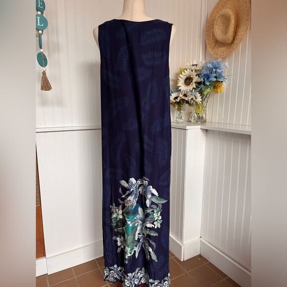 “Island-inspired style: soft, lightweight, and effortlessly chic.” - Picture 2 of 8